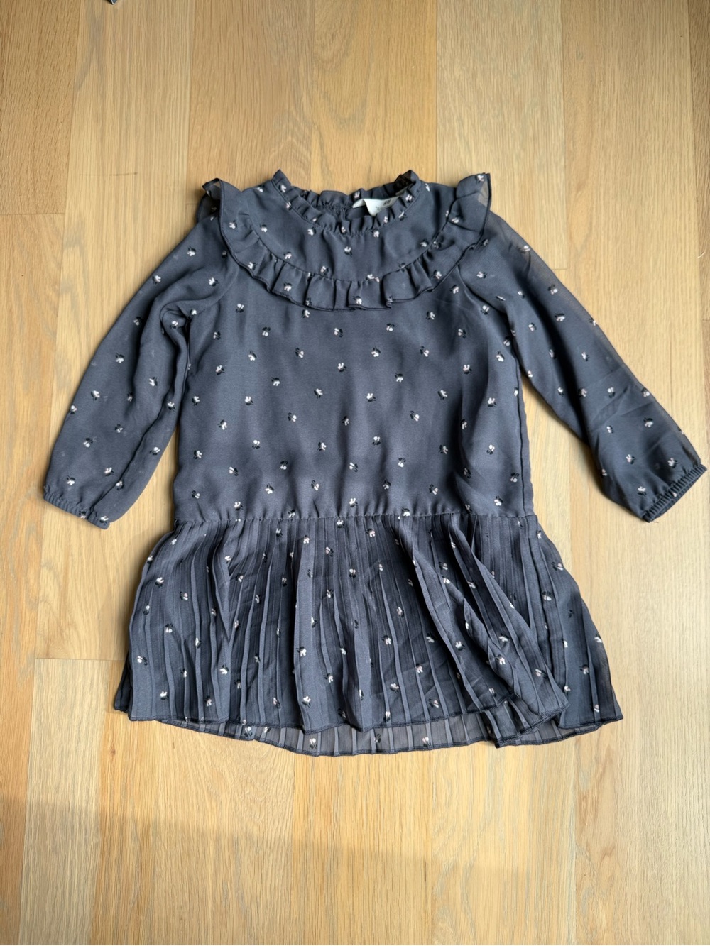 H&M Ruffled Long-Sleeve dress - 4T